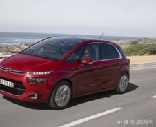 여러번 놀라는 차, 시트로엥 C4 피카소 