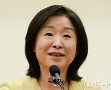 [현장+]"새 대표에 심상정" 박수 속 울려퍼진 노래는