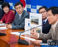 "국정원 美 서버 이용, 감청 데이터 외국 사기업에 노출"