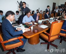[단독]정개특위, 지역구 최대 23석 증가안 검토