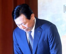 17일 롯데홀딩스 주총, 사실상의 결승전… 지면 치명타 