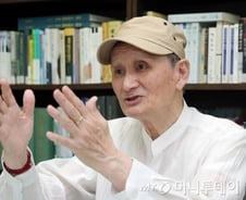 "친일 단죄 막은 이승만이 '국부'라니…어른께 면목없다"