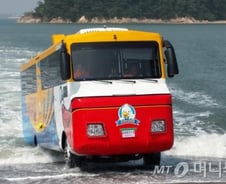 해외 관광명물 '덕 투어', 한강에도 도입된다