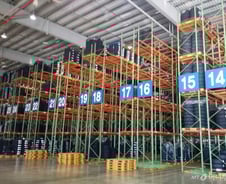 파업에 재고 '절반으로' 뚝, 일감 사라진 금호타이어 물류창고