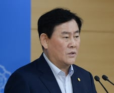 [문답]최경환 "경제 살리는 과정…당분간 국가채무 증가"