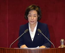 [단독]문체부, 용역 86% 수의계약…'산하기관 일감 몰아주기'