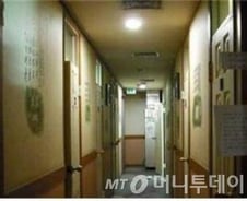 "더 싼 곳으로" 급증하는 고시원… 팍팍해지는 1인가구 삶