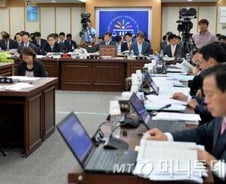 野 '김무성 사위 재판' 올인-與 '한명숙·문희상' 성토(종합)