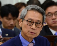 인사혁신처장 첫 국감…"공무원 개혁 갈 길 멀어" 