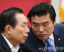與 "노사정 대타협 환영…野와 노동개혁 대타협 이룰 것"