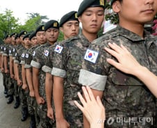 올해 입영경쟁률 7.5:1…군입대 '하늘의 별따기'