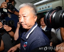 고성과 탄식, 호소…극한 갈등속 대타협안 통과