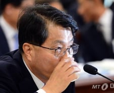 10초만에 복제카드 완성 "결제대금 10억원은 금감원장이…"