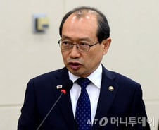 국방위 "첨단무기 구입해 재래무기처럼 사용"