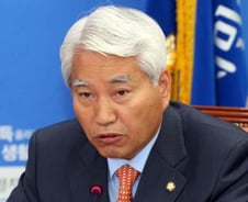 백군기, "병사 일용품 구입비 월 5000원...'애국페이' 강요"