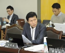 "금융권 공수부대? 산업銀, 퇴직임원 102명 '낙하산' 취업"