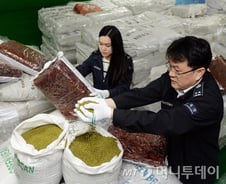 저질·유해비료 논밭에 다 뿌려진 뒤에야 회수명령 내린 농촌진흥청