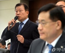 '3조 손실' 대우조선해양 前CEO 퇴직금만 20억…산은 회장도 "헉"