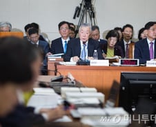 건보료 부과체계 개편엔 與野 '이견' 전자보험증엔 모두 '우려'