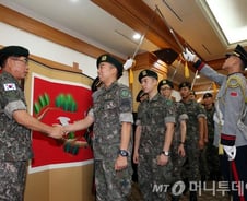 똑같이 전역연기했는데…참모총장 표창 못받은 병사 74명