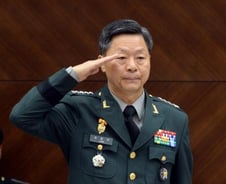 육군총장 "지뢰탐지기, M14 대인지뢰 탐지 제한… 새 기기 개발중"