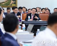 [국감 중간결산]투견구조·폰뱅킹 앱 '깨알 이슈' 주목