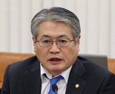 "연금공단, 고졸채용 하랬더니 허드렛일 하는 비정규직으로 써"