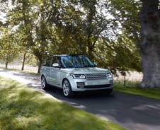 [시승기]'품격과 미래' 공존하는 레인지로버 하이브리드