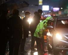 [단독] 금요일밤 강남역서 손님 태우는 택시에 '인센티브' 준다