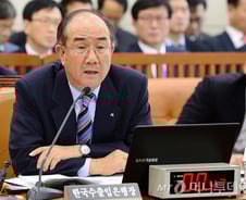 건전성 빨간불 수출입銀 "추가 출자 1조원으로도 모자라" 