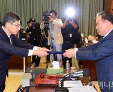 野 '김무성 사위 마약사건 공격'-與 '박원순 아들 병역의혹 공세'(종합)