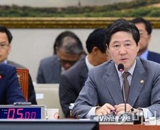 유기준 장관 "김영란법에 수산물 제외되도록 노력할 것"