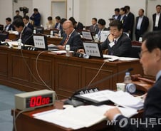 국감 전날 증인 철회 도미노 왜? 국회의원의 증인 신청 활용법