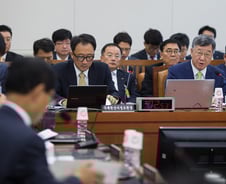 "원산지정보원, '관피아 집합소' 민간업체 주식보유"