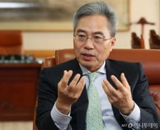 "국내 은행 ROA 세계 최저…수익성 제고 절실" 