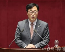 "국민행복기금, 연대보증인에게 100만원 받자고 10년간 추심"