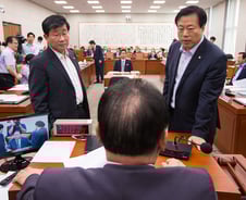 野, 김무성 사위 마약 사건·상고법원 홍보 집중질타