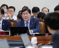 최경환, "화폐개혁, 공론화 부적절…불확실성 경계해야"