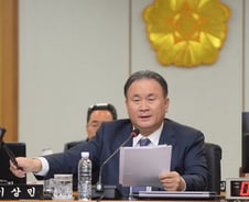 "비위 검사 228명 중 징계는 42명뿐…제식구 감싸기"