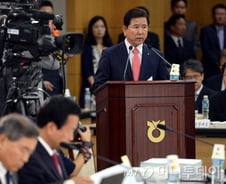 최원병 농협중앙회장 "검찰 수사, 사실관계 떠나 매우 송구"