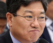 홍익표 "윤상직 장관은 무역협회장 눈치를 보는가?"