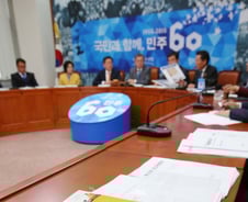 국사교과서 국정화 강행 임박, 교문위野 "역사쿠데타" 한목소리