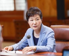 朴 "노동·FTA" vs 野 "교과서" 평행선…5자회동은 여론전?