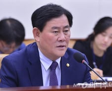 [단독] 산업위, '최경환 예산' 전액삭감…"경북, 부총리 팔아 장난"