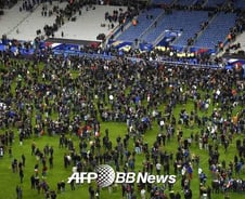 파리 테러 피해 규모 혼란, 佛당국 "최소 120명 사망" 공식발표