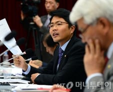 [단독]새정치연합, 청년비례 기준 '35세' 아닌 '45세'로 의결