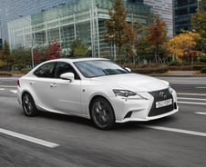 [시승기]심장 두근거리게 만드는 터보 '렉서스 뉴 IS200t'