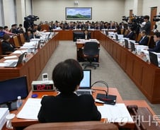 [단독]與, 환노위 증원시도···'노동5법' 처리 강수(?)