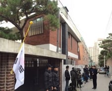 [YS서거]'주인' 잃은 상도동…골목엔 조기