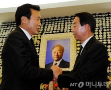 [YS서거]생일날 YS 보낸 손학규, '말 없이 소주만...'